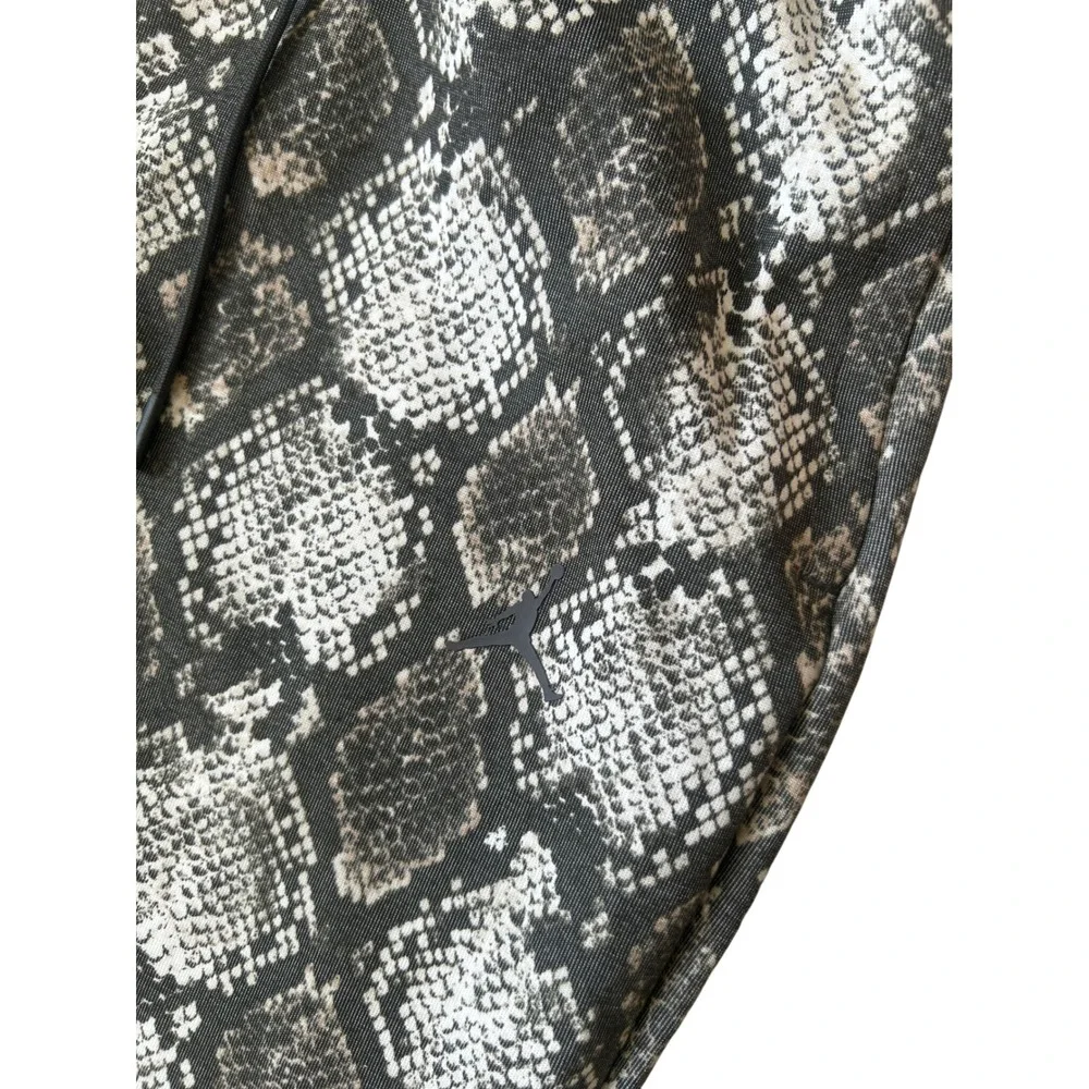 Jordan Dri-FIT Sport Woven Snakeskin Pants Mens Medium HF9896-133‎ Olive Grey